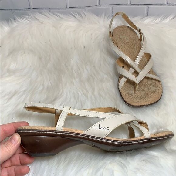 Born BOC Winter White Leather Thong Sandal… - Picture 1 of 8